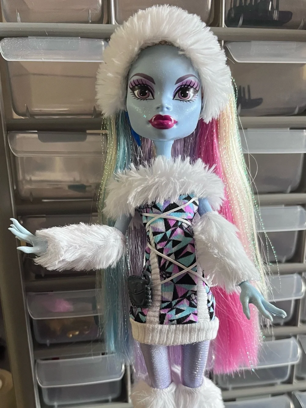 Monster High wave 1 Abbey (black elastics)
